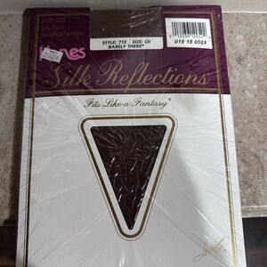 Hanes Silk Reflections Barely There Size CD Vintage Pantyhose 3 Pack NOS 1989